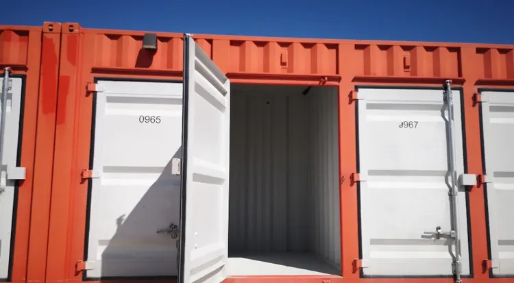 
A variety of sizes of storage units are available to meet your warehousing needs.