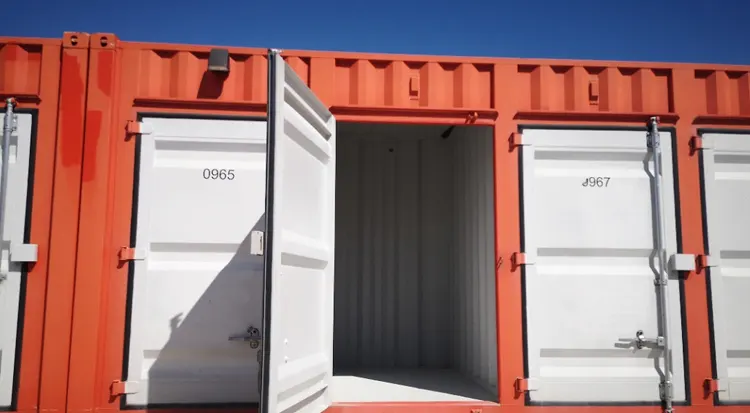 
A variety of sizes of storage units are available to meet your warehousing needs.